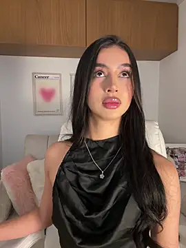 Snapshot of maddy_bronw_ chatting on May 2026 11:57:02 PM maddy bronw online show from May 2026 11:57:02 PM