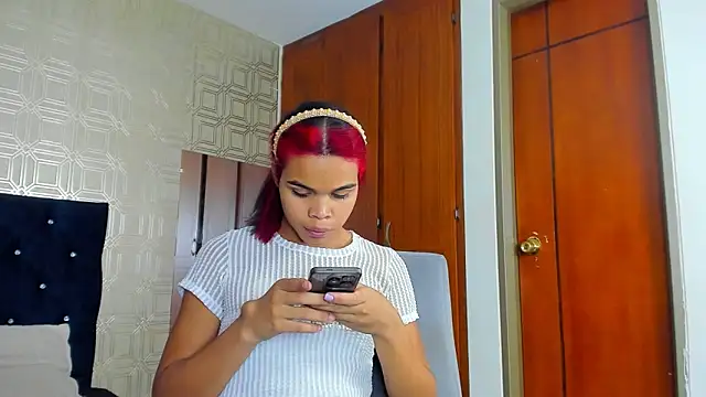 evelyn wine online show from February 2025 10:20:01 PM