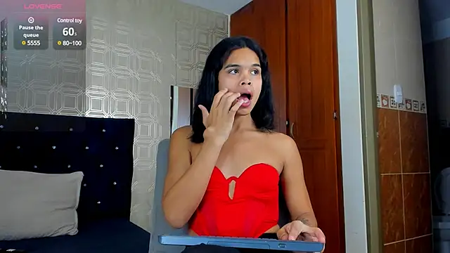 evelyn wine online show from March 2025 08:17:01 PM