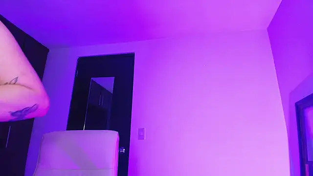 Snapshot of TinaJonnes_ chatting on February 2026 08:13:01 AM TinaJonnes online show from February 2026 08:13:01 AM