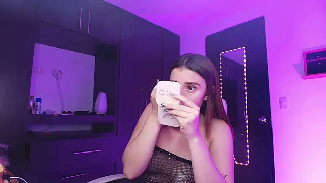 Snapshot of TinaJonnes_ chatting on February 2026 07:40:01 AM TinaJonnes online show from February 2026 07:40:01 AM