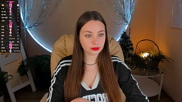 MoonLissa online show from December 2024 06:33:01 AM