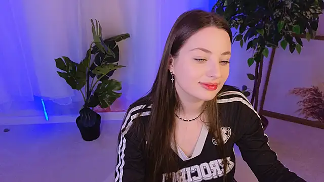 MoonLissa online show from December 2024 04:38:02 PM