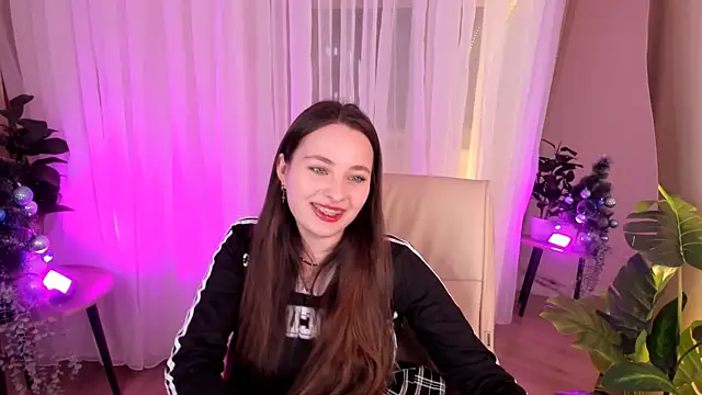 MoonLissa online show from December 2024 04:49:01 PM