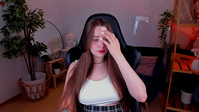 MoonLissa online show from January 2025 01:04:02 PM