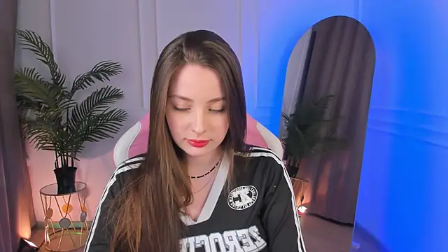 MoonLissa online show from February 2025 04:22:01 PM