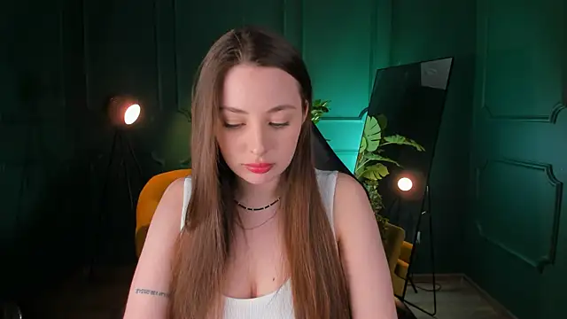 MoonLissa online show from February 2025 04:58:02 PM