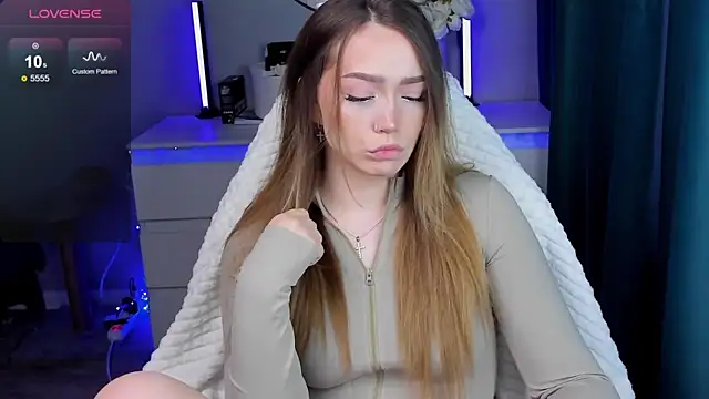 Evia r0se online show from November 2025 10:12:02 AM