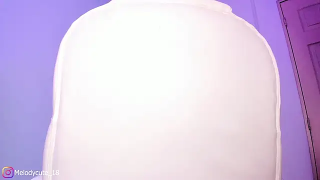 Snapshot of melody_cute_ chatting on February 2025 05:37:01 AM melody cute  online show from February 2025 05:37:01 AM