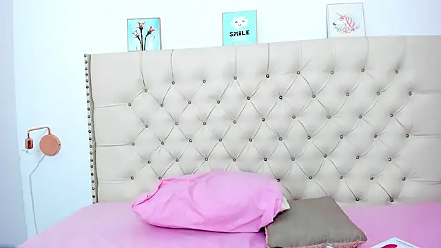 Snapshot of Kim_Eli chatting on January 2025 07:42:01 PM Kim Eli online show from January 2025 07:42:01 PM