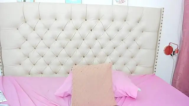 Snapshot of Kim_Eli chatting on January 2025 01:43:01 AM Kim Eli online show from January 2025 01:43:01 AM