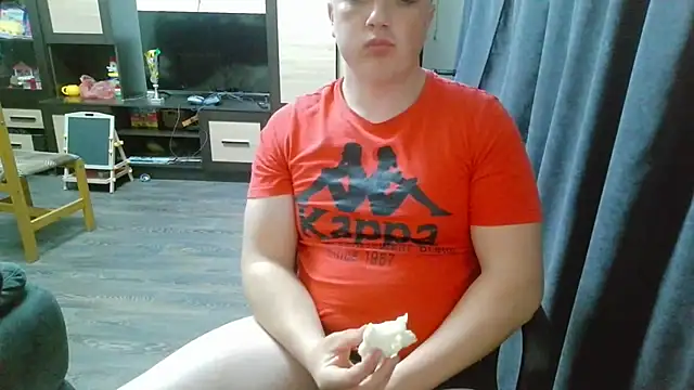 Snapshot of gamblingbum chatting on May 2026 06:03:01 PM gamblingbum online show from May 2026 06:03:01 PM