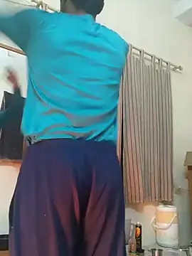 Snapshot of Wild-Honey chatting on December 2024 12:34:01 AM Wild-Honey online show from December 2024 12:34:01 AM