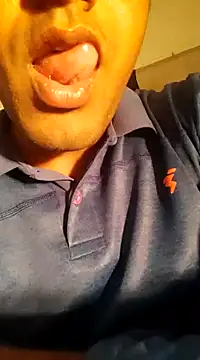 Snapshot of Wild-Honey chatting on December 2024 09:50:02 AM Wild-Honey online show from December 2024 09:50:02 AM