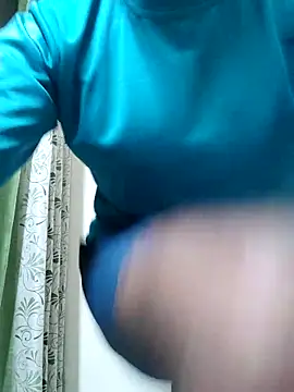 Snapshot of Wild-Honey chatting on February 2025 03:48:01 AM Wild-Honey online show from February 2025 03:48:01 AM