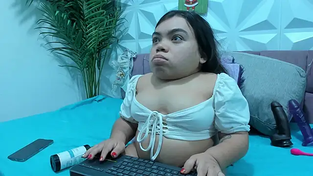 Snapshot of Michelle_Brooks chatting on December 2024 11:53:01 AM Michelle Brooks online show from December 2024 11:53:01 AM