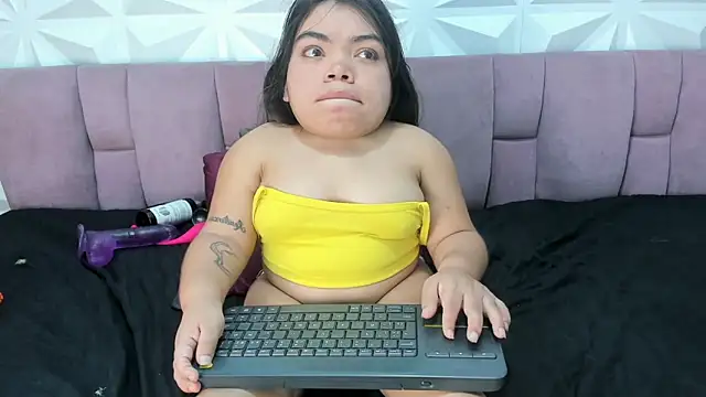 Snapshot of Michelle_Brooks chatting on January 2025 04:43:01 PM Michelle Brooks online show from January 2025 04:43:01 PM