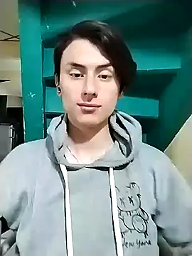 Snapshot of Alann_sr chatting on September 2025 04:33:02 AM Alann sr online show from September 2025 04:33:02 AM