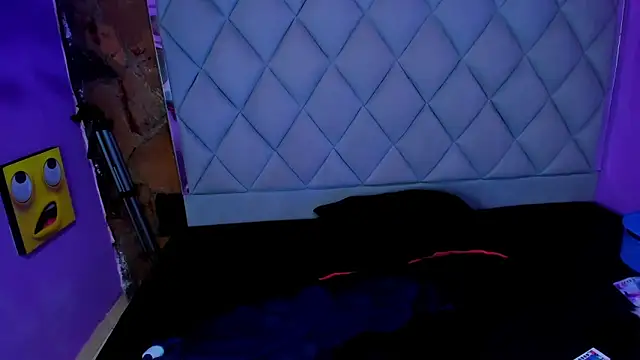 venusowen  online show from September 2025 01:35:02 PM