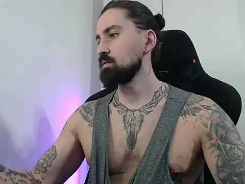 MateoHunk online show from November 2025 11:03:01 AM