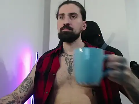 MateoHunk online show from November 2025 05:35:02 PM