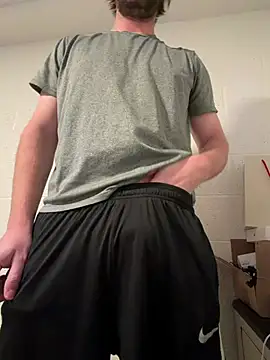 pizzaboy13 online show from February 2026 07:29:01 PM