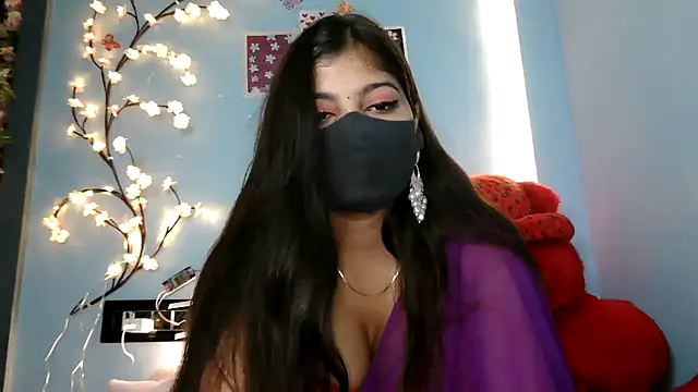 Reena Singh53 online show from September 2025 02:32:01 PM