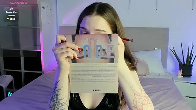 Lisa Moones online show from March 2025 02:18:01 PM