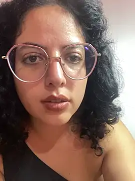 Snapshot of babyluna939 chatting on February 2025 09:33:02 PM babyluna939 online show from February 2025 09:33:02 PM