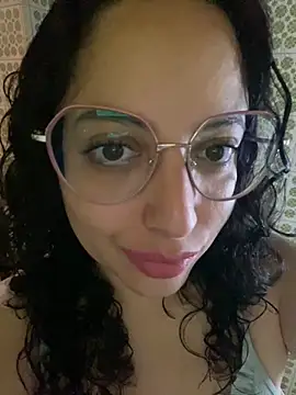 Snapshot of babyluna939 chatting on October 2025 07:23:01 PM babyluna939 online show from October 2025 07:23:01 PM