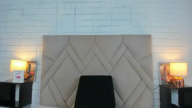 Isis Osman online show from March 2025 10:10:01 PM