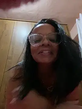Snapshot of lomagata chatting on June 2026 02:45:02 AM lomagata online show from June 2026 02:45:02 AM
