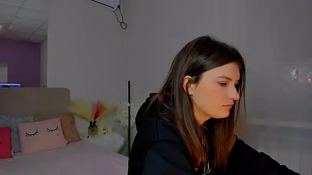 Laura Leee online show from February 2025 06:25:02 AM