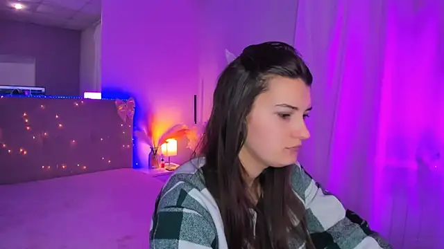 Laura Leee online show from April 2026 05:07:02 AM