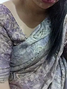 Snapshot of Urmila_bhabhii chatting on May 2026 03:45:02 AM Urmila bhabhii online show from May 2026 03:45:02 AM