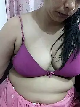 Snapshot of Urmila_bhabhii chatting on June 2026 05:38:02 PM Urmila bhabhii online show from June 2026 05:38:02 PM