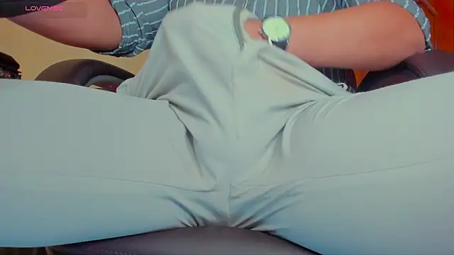 Snapshot of MrLonely02 chatting on January 2025 12:46:01 AM MrLonely02 online show from January 2025 12:46:01 AM