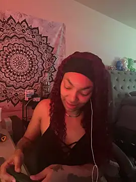 Snapshot of butterflybootyy chatting on December 2024 03:58:01 PM butterflybootyy online show from December 2024 03:58:01 PM