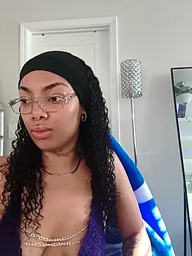 Snapshot of butterflybootyy chatting on May 2026 12:11:01 PM butterflybootyy online show from May 2026 12:11:01 PM