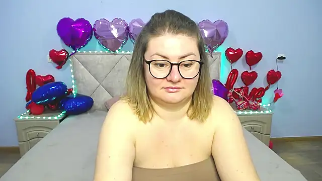 Snapshot of ZannaDreil chatting on February 2025 07:03:02 PM ZannaDreil online show from February 2025 07:03:02 PM