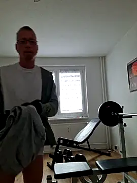 Snapshot of Maiki82 chatting on March 2025 01:12:01 PM Maiki82 online show from March 2025 01:12:01 PM