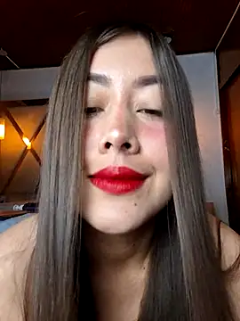 Snapshot of Maralains chatting on April 2026 06:33:02 AM Maralains online show from April 2026 06:33:02 AM
