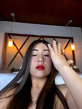 Snapshot of Maralains chatting on May 2026 07:25:02 AM Maralains online show from May 2026 07:25:02 AM