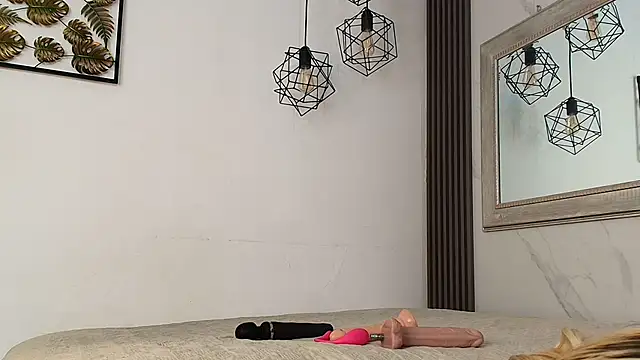 miranda villa online show from October 2025 01:01:02 PM