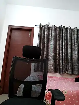 Snapshot of sanaya_baby chatting on January 2025 11:18:01 PM sanaya baby online show from January 2025 11:18:01 PM