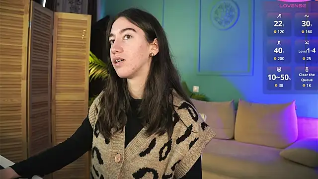 Belle Via online show from October 2025 01:11:02 PM