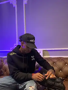 AaronCruz  online show from February 2025 12:34:01 PM