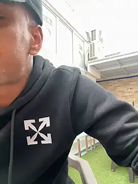 AaronCruz  online show from February 2025 06:53:01 PM