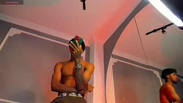 AaronCruz  online show from September 2025 01:22:02 PM