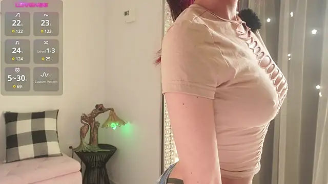 Mysticxkitty online show from January 2025 04:54:02 PM